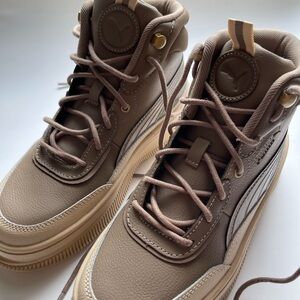 Puma High-Top Sneakers in Taupe and Beige 6,5